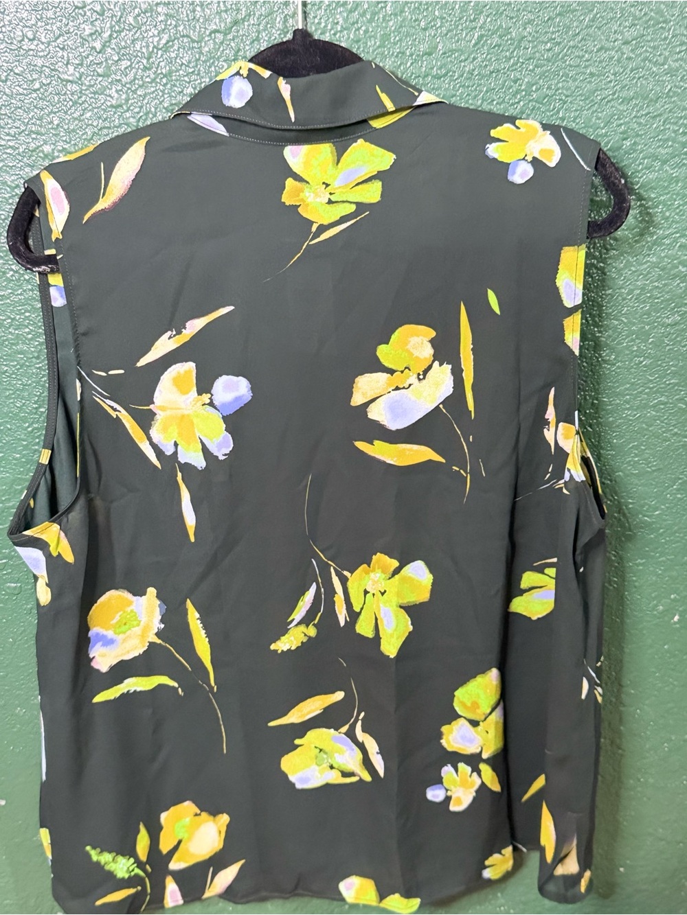 Cabi top - Picture 2 of 3